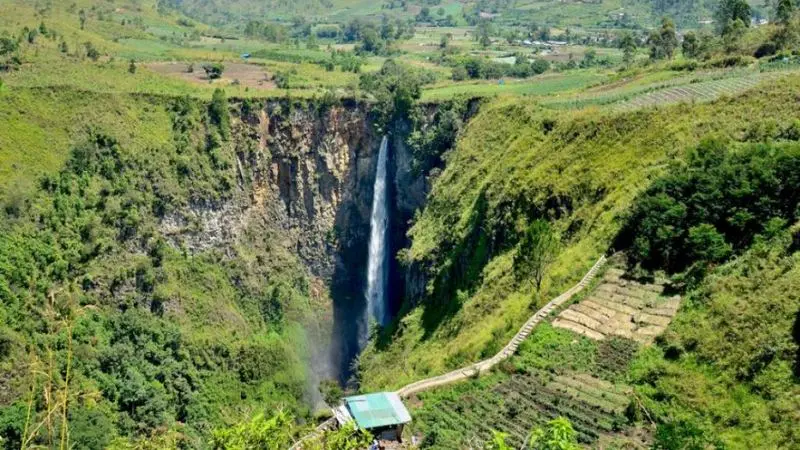 Air Terjun Sipiso Piso: Keindahan Alam yang Menakjubkan di Sumatera Utara